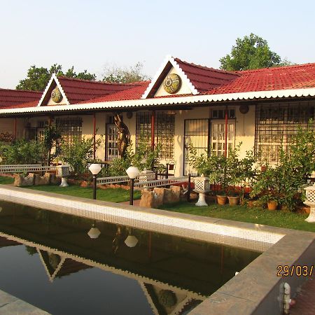Sona Villa, The Lake Chalet Kudal  ภายนอก รูปภาพ