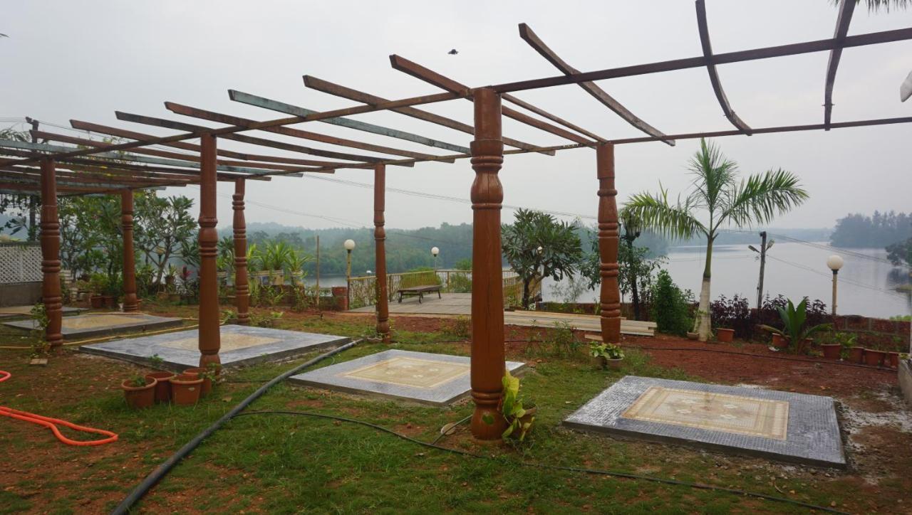 Sona Villa, The Lake Chalet Kudal  ภายนอก รูปภาพ