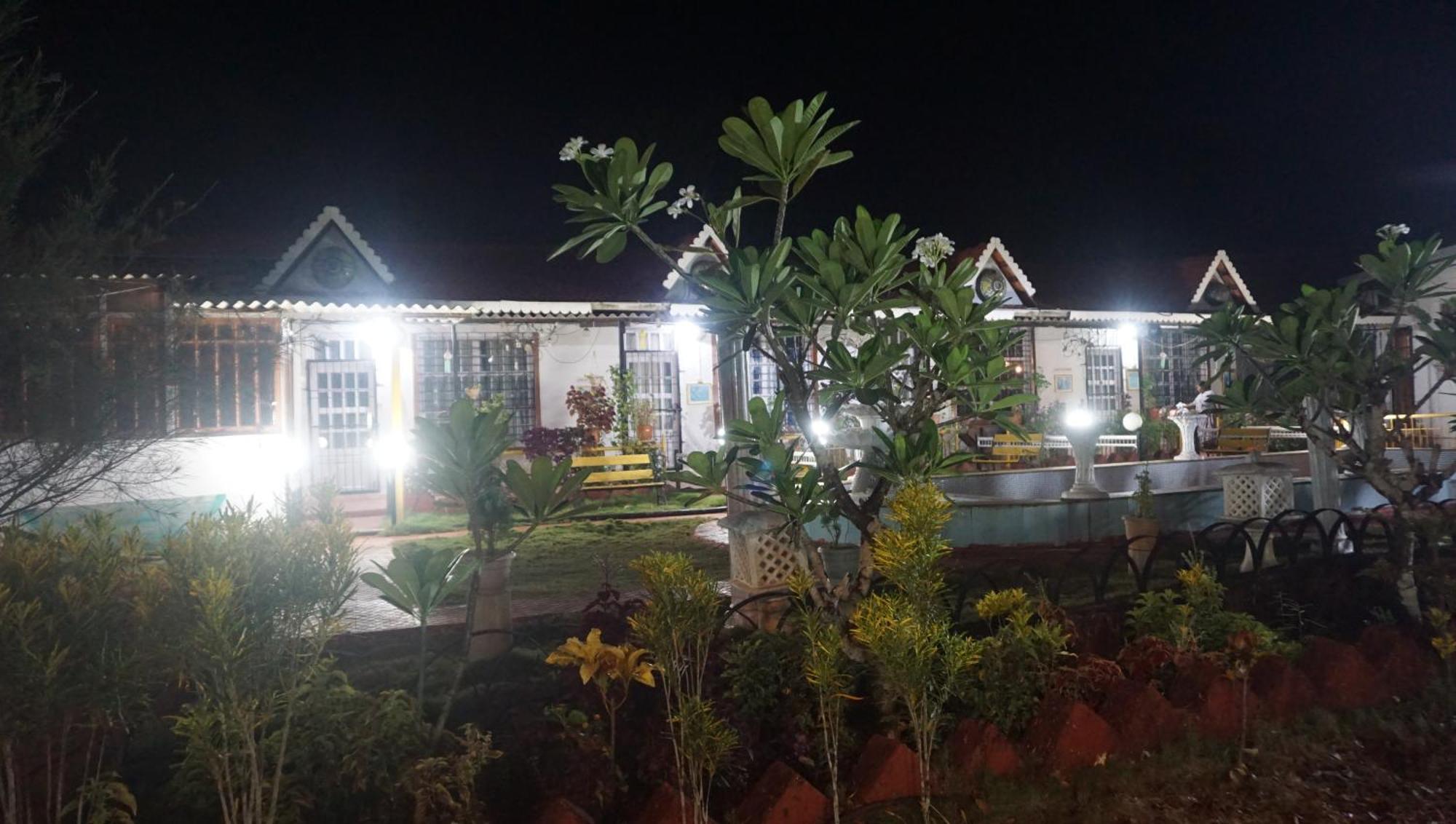 Sona Villa, The Lake Chalet Kudal  ภายนอก รูปภาพ